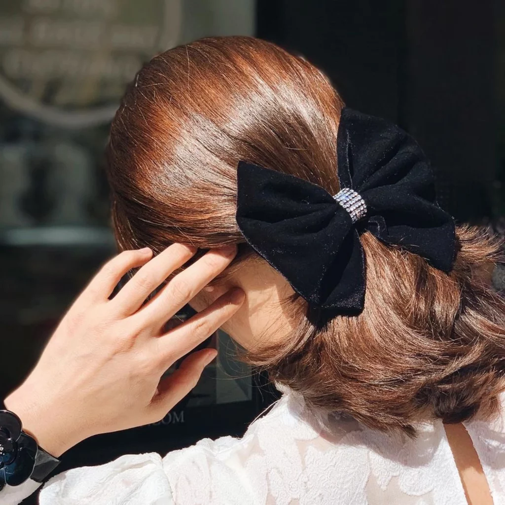 Paris Mode Velvet Crystal Bow Hair Clip